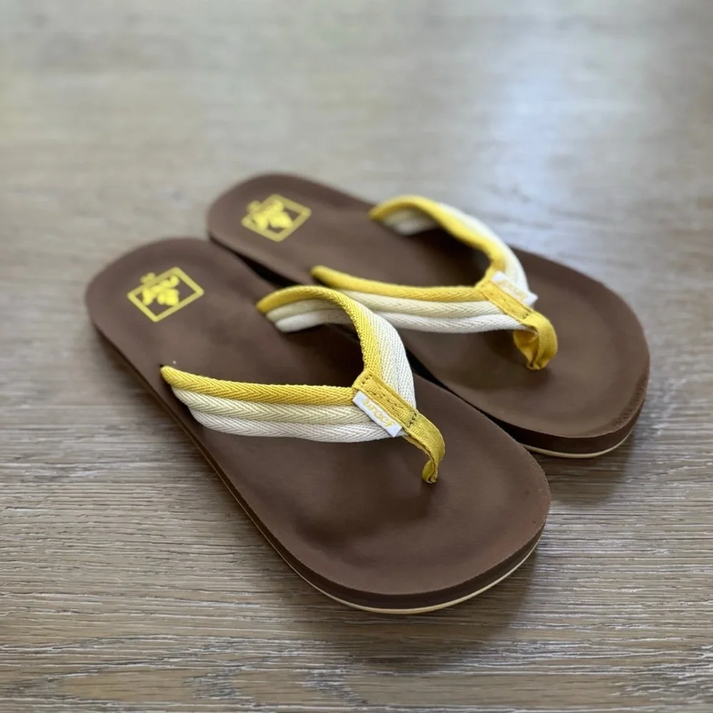REEF Ahi Beach Sunshine foam sole flip flops sandals shoes size 4 5 youth kids